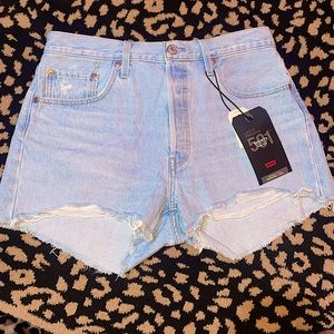 Levi 501’s light wash